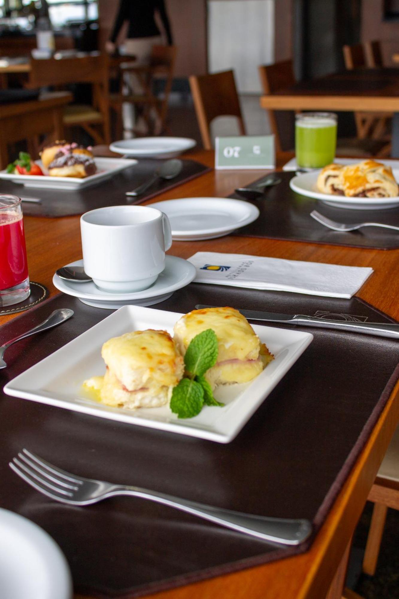 Hotel Senac Ilha Do Boi Vitória Dış mekan fotoğraf A plate of cheese soufflé