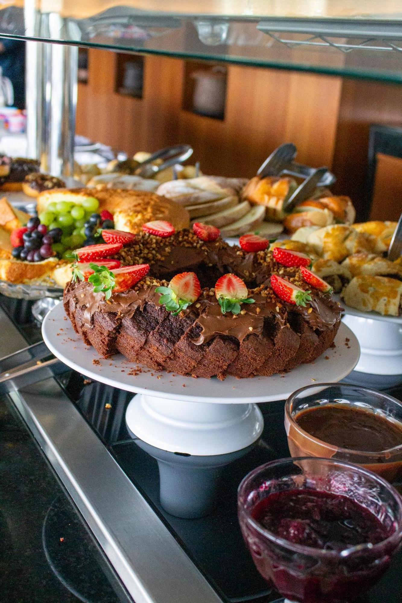 Hotel Senac Ilha Do Boi Vitória Dış mekan fotoğraf A chocolate cake