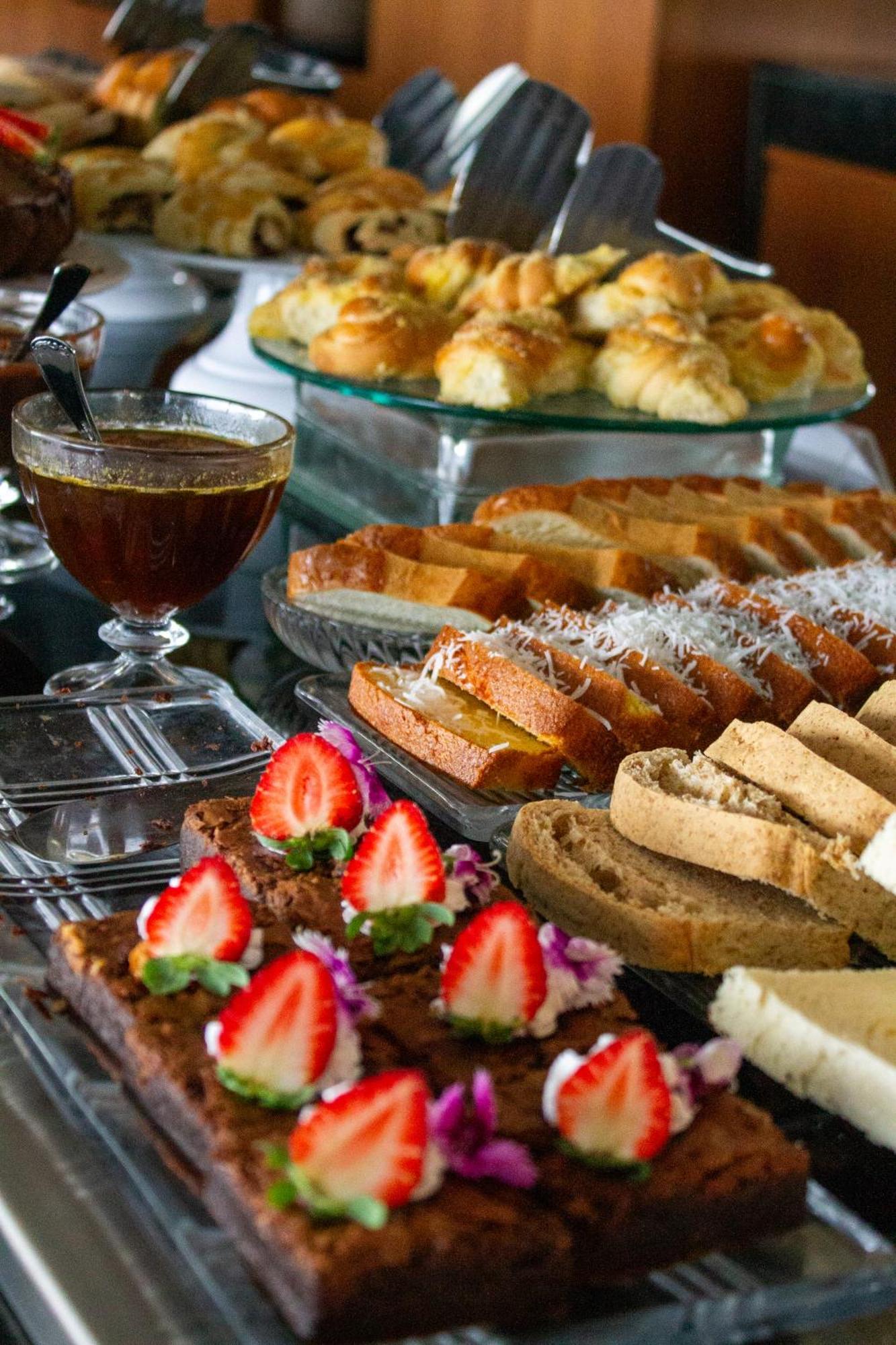 Hotel Senac Ilha Do Boi Vitória Dış mekan fotoğraf A selection of Italian pastries