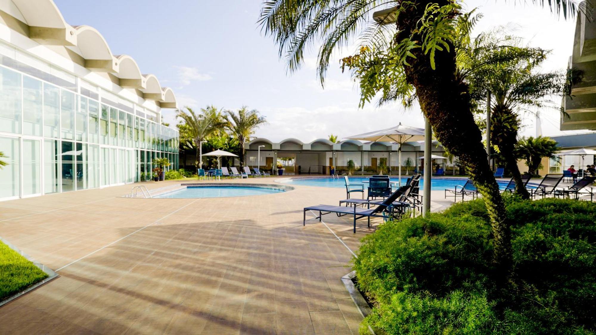 Hotel Senac Ilha Do Boi Vitória Dış mekan fotoğraf The swimming pool at the hotel