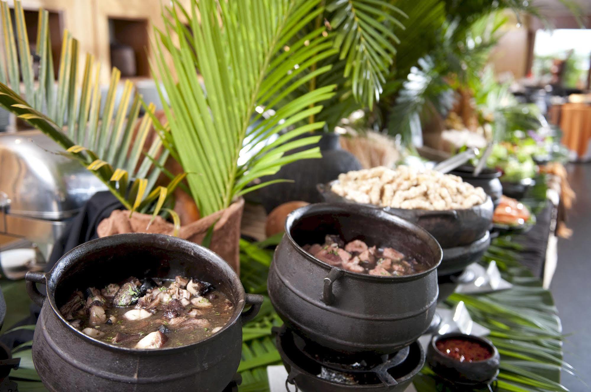 Hotel Senac Ilha Do Boi Vitória Dış mekan fotoğraf A selection of African cuisine